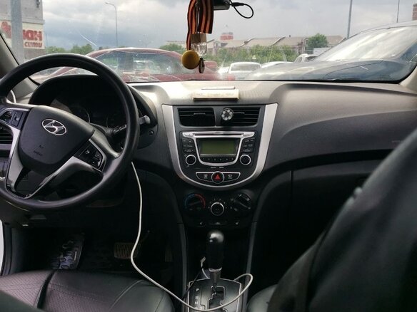 2012 Hyundai Solaris I, белый - вид 4