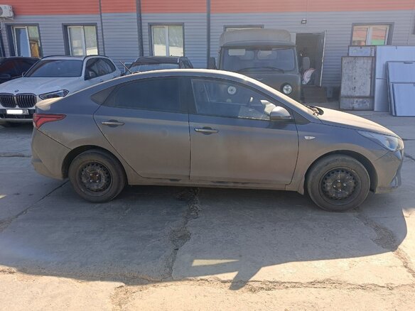2022 Hyundai Solaris II Рестайлинг, серый, 1299000 рублей - вид 2