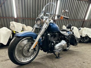 2018 Harley-Davidson Fat Boy, синий, 1990000 рублей, вид 2