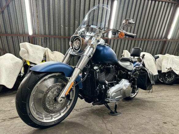 2018 Harley-Davidson Fat Boy, синий, 1990000 рублей - вид 1