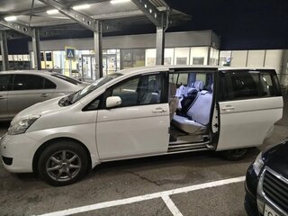 2010 Toyota ISis I Рестайлинг, белый, 1150000 рублей, вид 3