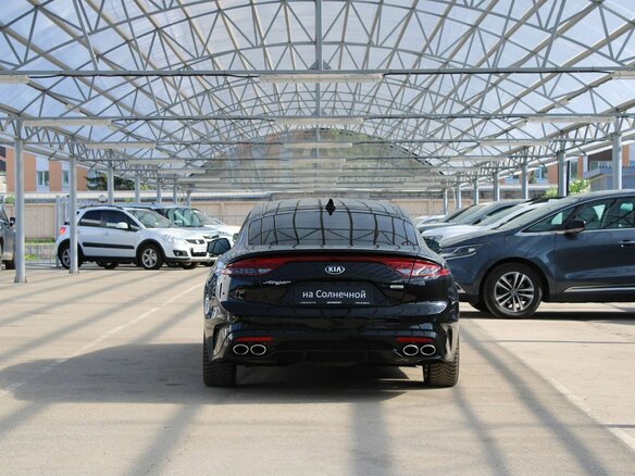 2021 Kia Stinger I, чёрный, 2650000 рублей - вид 3