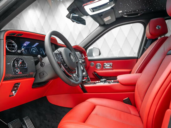 2025 Rolls-Royce Cullinan Black Badge I Рестайлинг (Series II), серый, 69100000 рублей - вид 5