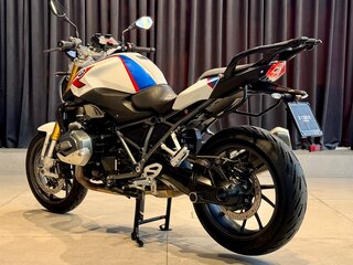 2017 BMW R 1200 R, белый, 950000 рублей, вид 3