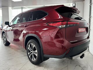 2021 Toyota Highlander IV (XU70), красный, 4049000 рублей, вид 4