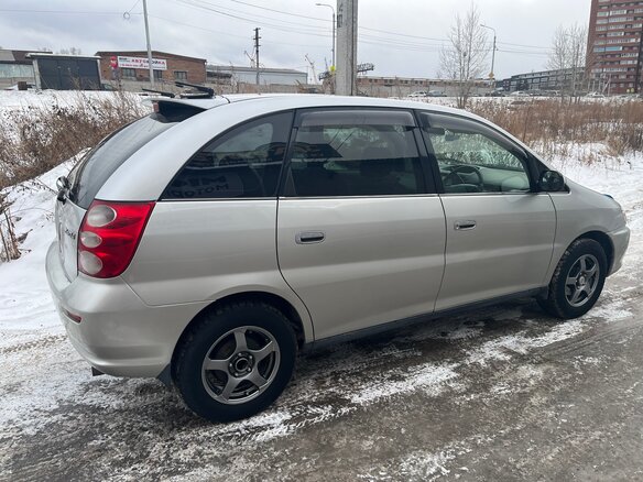 1999 Toyota Nadia, серый, 670000 рублей - вид 2