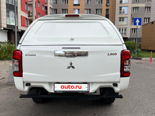 2019 Mitsubishi L200 V Рестайлинг, белый, 3100000 рублей, вид 4