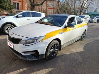 2019 Kia Optima IV Рестайлинг, белый, 900000 рублей, вид 4