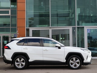2019 Toyota RAV4 V (XA50), белый, 2500000 рублей, вид 4