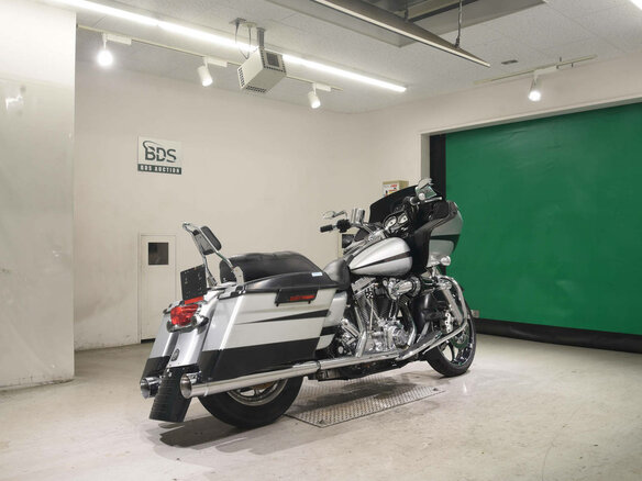 2006 Harley-Davidson Road Glide, серый, 680000 рублей - вид 4