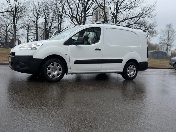 2015 Peugeot Partner, белый, 1600000 рублей - вид 19