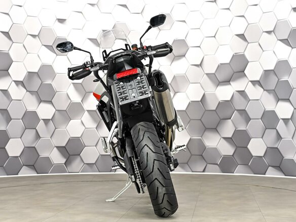 2025 Triumph Tiger 900, серый, 1799000 рублей - вид 5