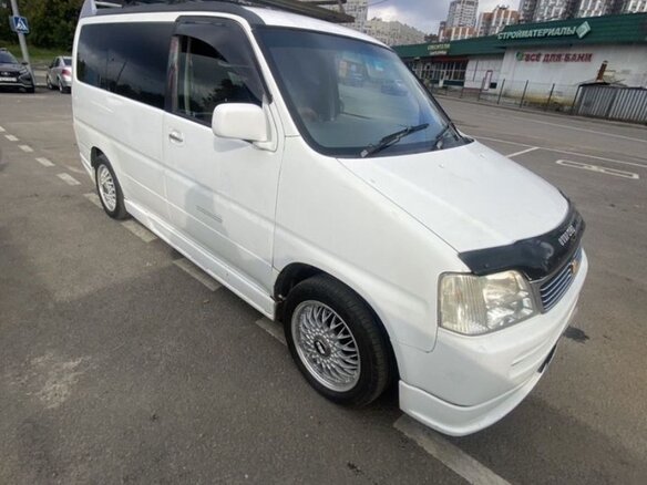1999 Honda Stepwgn I Рестайлинг, белый, 480000 рублей - вид 1
