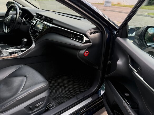 2019 Toyota Camry VIII (XV70), синий, 2700000 рублей - вид 8
