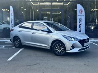 2021 Hyundai Solaris II Рестайлинг, серебристый, 1295000 рублей, вид 3
