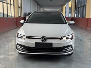 2023 Volkswagen Golf VIII, белый, 1525000 рублей, вид 2