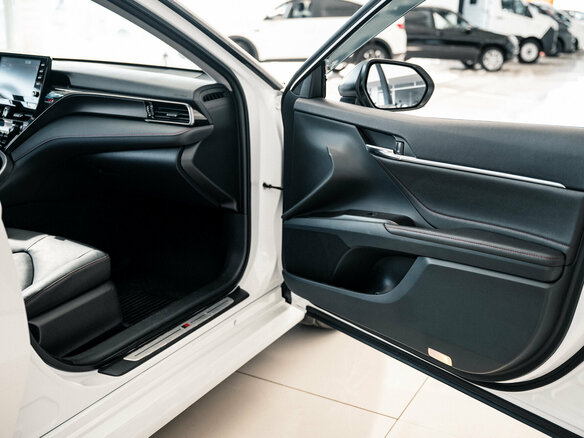2021 Toyota Camry VIII (XV70) Рестайлинг, белый - вид 36