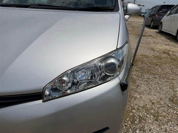 2011 Toyota Wish II, серебристый - вид 13