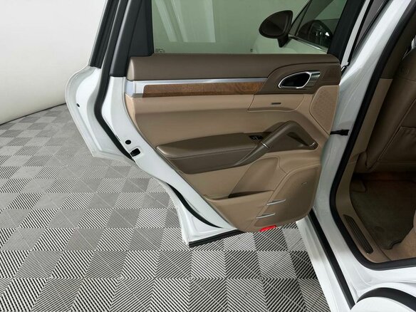 2013 Porsche Cayenne S II (958), белый, 2999000 рублей - вид 9