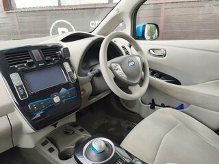 2011 Nissan Leaf (EM61) I (ZE0/AZE0), синий, 815000 рублей, вид 4