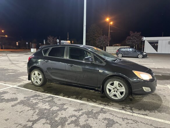 2010 Opel Astra J, чёрный, 410000 рублей - вид 10