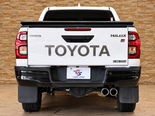 2022 Toyota Hilux VIII Рестайлинг 2, белый, 4000000 рублей, вид 3