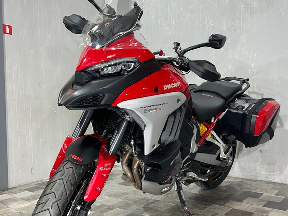 2022 Ducati Multistrada V4, красный, 2047000 рублей - вид 4