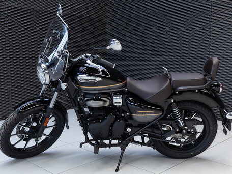 2026 Royal Enfield Meteor, чёрный, 528000 рублей, вид 2