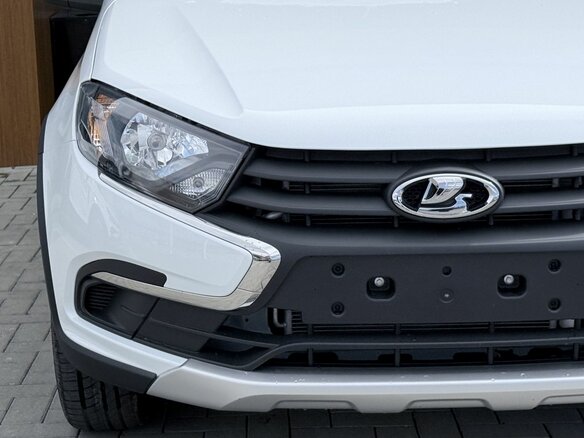2026 Lada (ВАЗ) Granta Cross I Рестайлинг, белый - вид 4