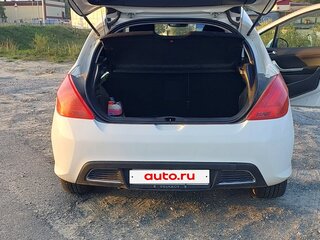 2011 Peugeot 308 I Рестайлинг, белый, 500000 рублей, вид 4