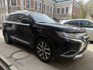 2015 Mitsubishi Outlander III Рестайлинг 2, чёрный, 2300000 рублей, вид 1