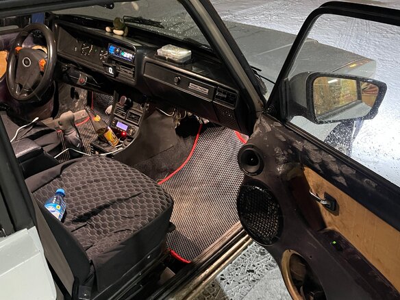 2001 Lada (ВАЗ) 2107, белый, 200000 рублей - вид 12