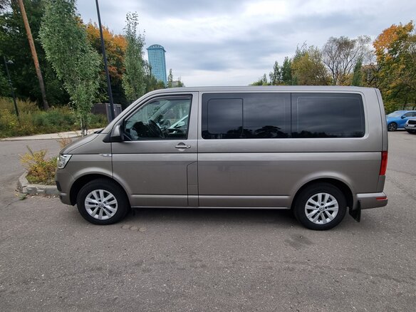 2016 Volkswagen Multivan T6, бежевый, 4950000 рублей - вид 5