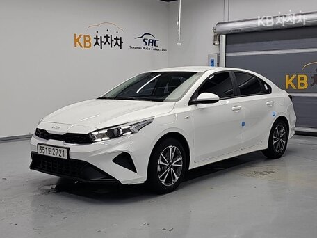 2023 Kia K3 II Рестайлинг, белый, 1650000 рублей, вид 1
