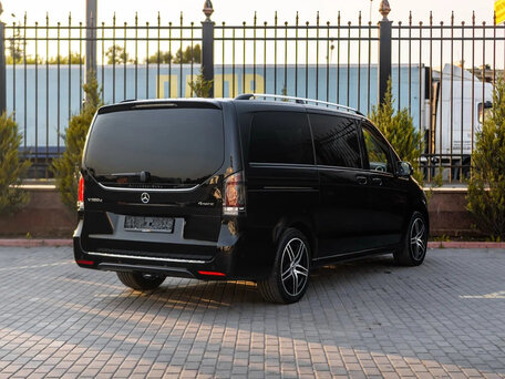 2026 Mercedes-Benz V-Класс Long 300 d длинный III (W447) Рестайлинг 2, чёрный, 10930000 рублей, вид 2