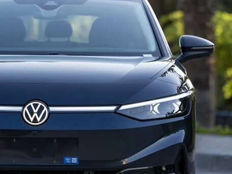 2025 Volkswagen ID.7 85 kWh, серый, 3810000 рублей, вид 4