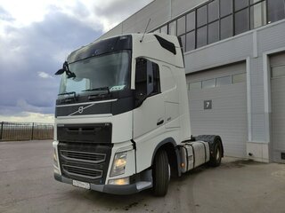 2016 Volvo FH, белый, 7050000 рублей, вид 1