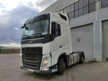 2016 Volvo FH, белый, 7050000 рублей, вид 1