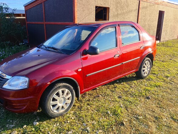 2010 Renault Logan I Рестайлинг, красный, 330000 рублей - вид 3