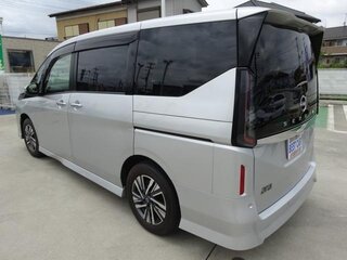 2023 Nissan Serena VI (C28), серебристый, 1890000 рублей, вид 4