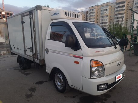 2010 Hyundai Porter II, белый, 800000 рублей, вид 3