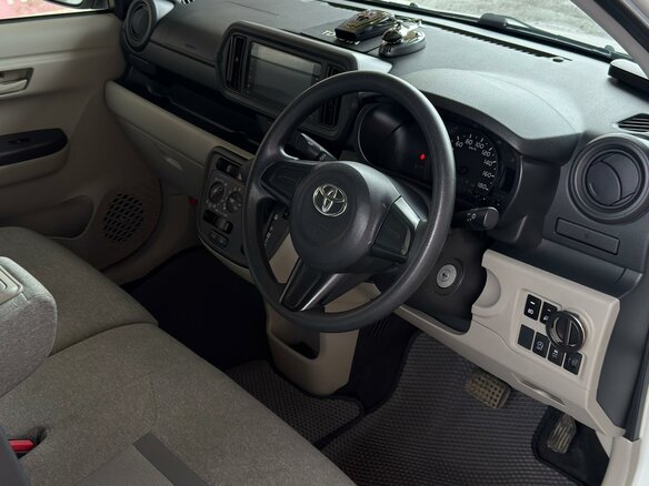 2017 Toyota Passo III, белый, 1070000 рублей - вид 22