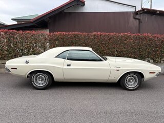 1970 Dodge Challenger I, белый, 14000000 рублей, вид 4