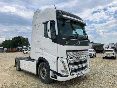 2023 Volvo FH, белый, 12620000 рублей, вид 2