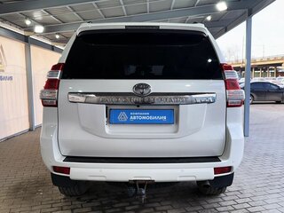 2016 Toyota Land Cruiser Prado 150 Series Рестайлинг 1, белый, 3800000 рублей, вид 4