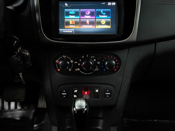 2015 Renault Logan II, синий, 818000 рублей - вид 11