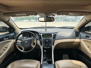 2010 Hyundai Sonata VI (YF), фиолетовый, 750000 рублей, вид 1