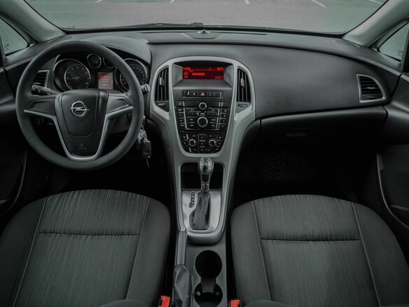 2011 Opel Astra J, белый, 569000 рублей - вид 9