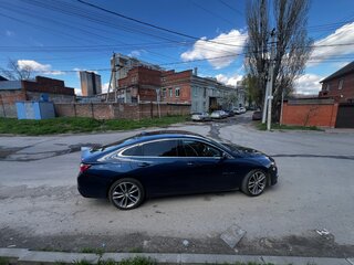 2020 Chevrolet Malibu IX Рестайлинг, синий, 1390000 рублей, вид 3
