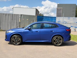 2024 BMW X2 xDrive25i II (U10), синий, 6500000 рублей, вид 4